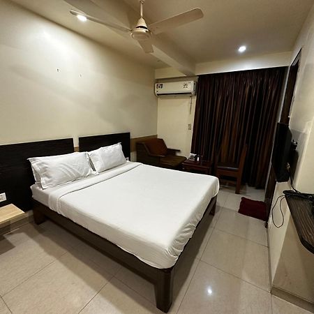 The Saffron Suites Sasupāda Exterior foto