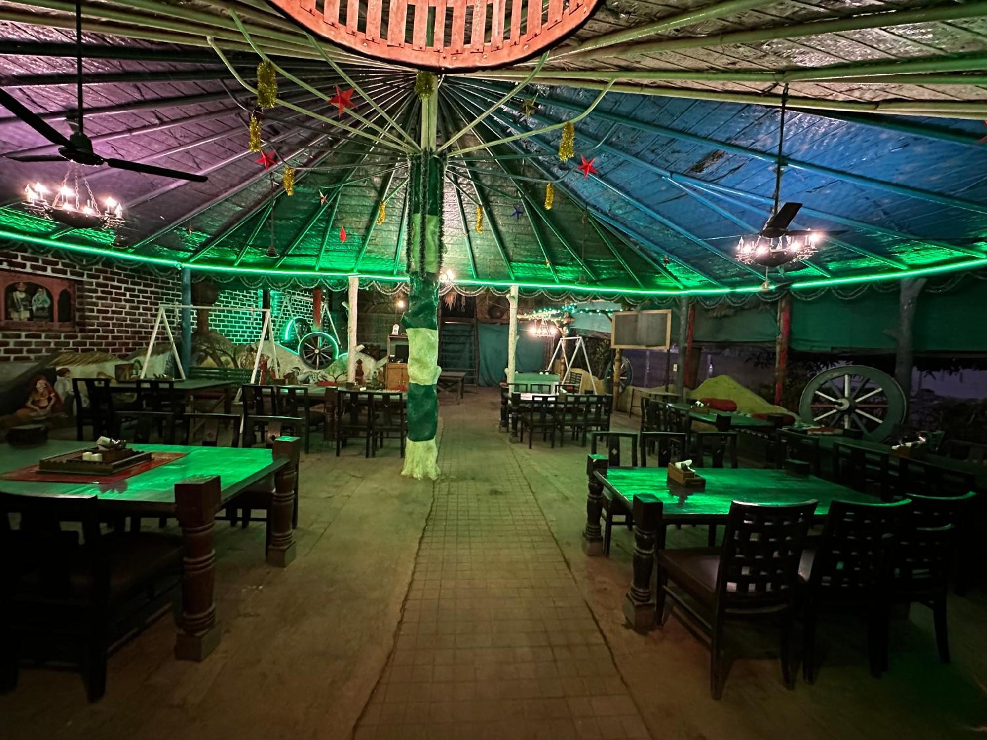 The Saffron Suites Sasupāda Exterior foto